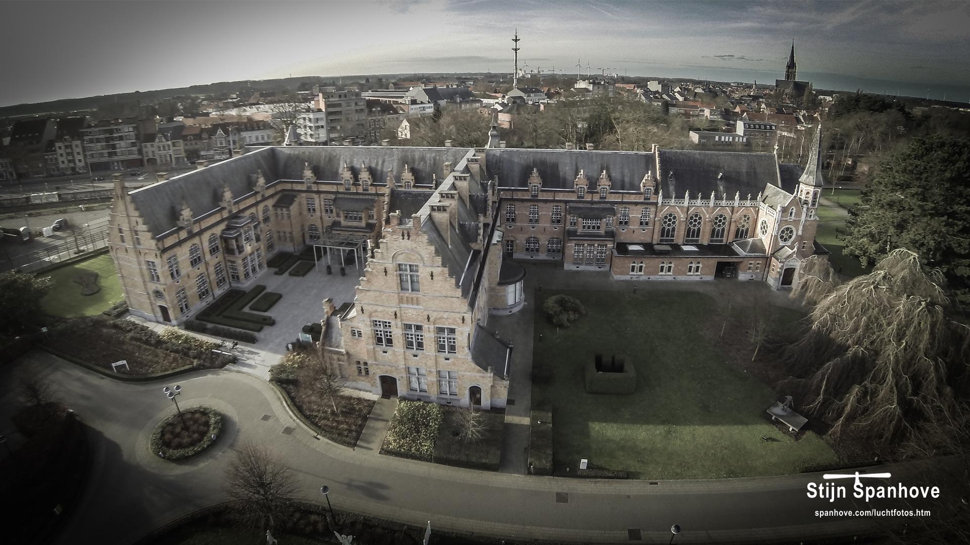 Psychiatrisch ziekenhuis Sint-Jan Eeklo luchtfoto